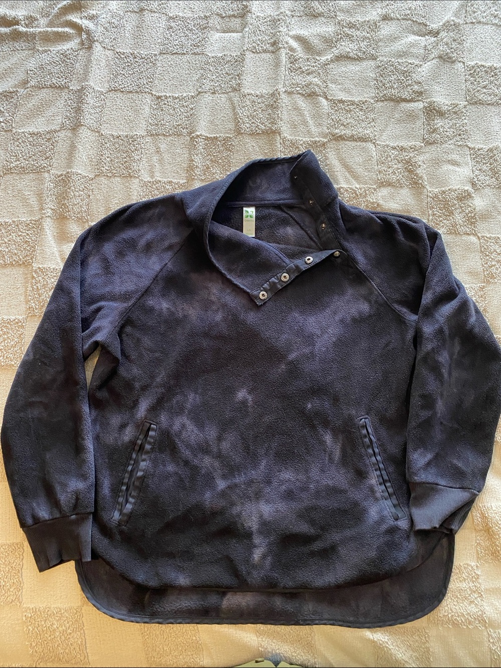 Women’s Green Tea Black Marble Pullover Button-Neck Fleece Sweater Large